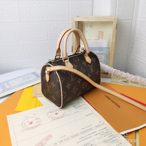 ルイヴィトンバッグ背面デザイン